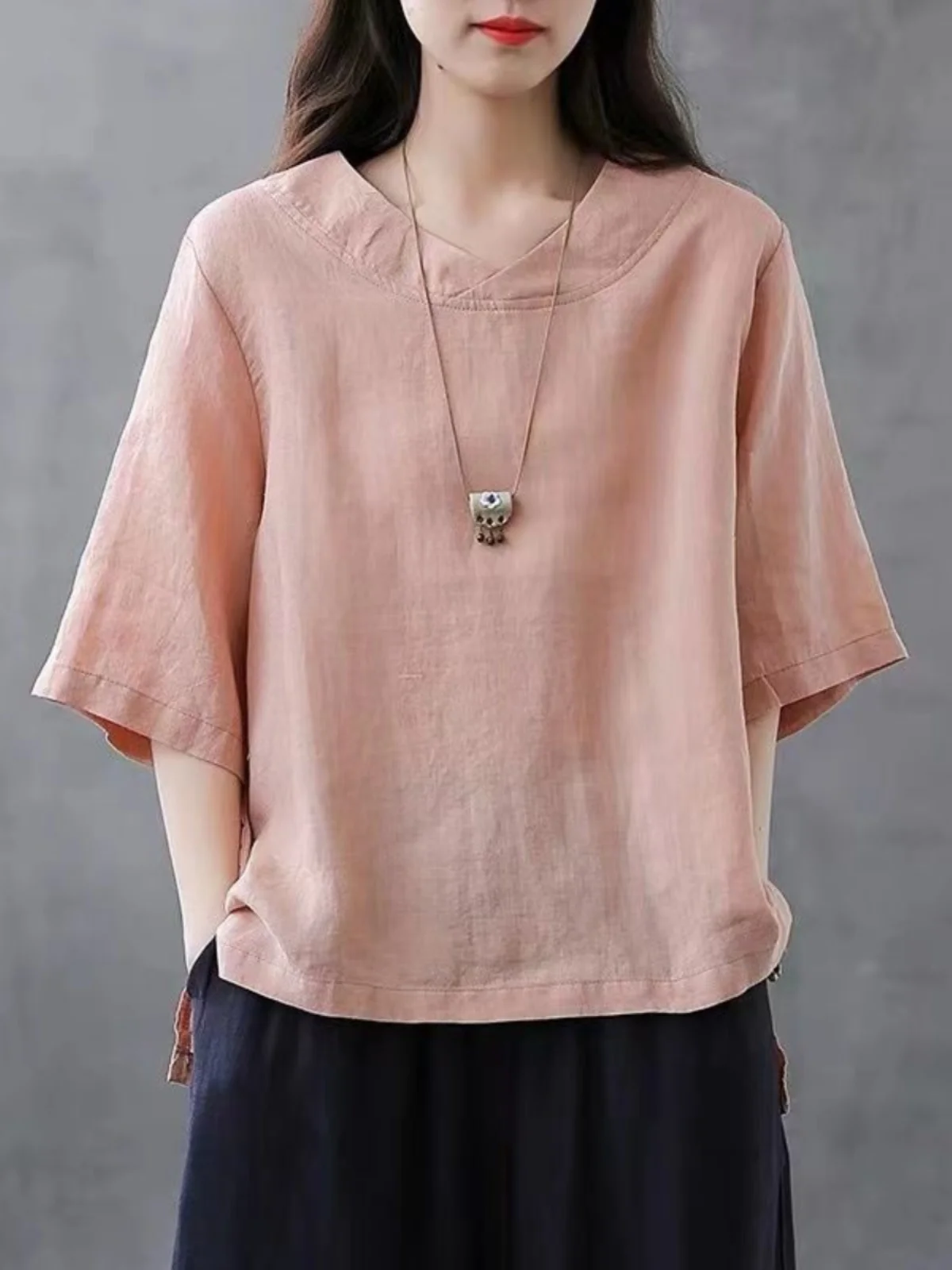 Women Solid Color Cotton Linen V-neck Three-quarters Sleeve Blouse Top Summer Fashion T-shirt Print Loose Blouse Women Tops A902