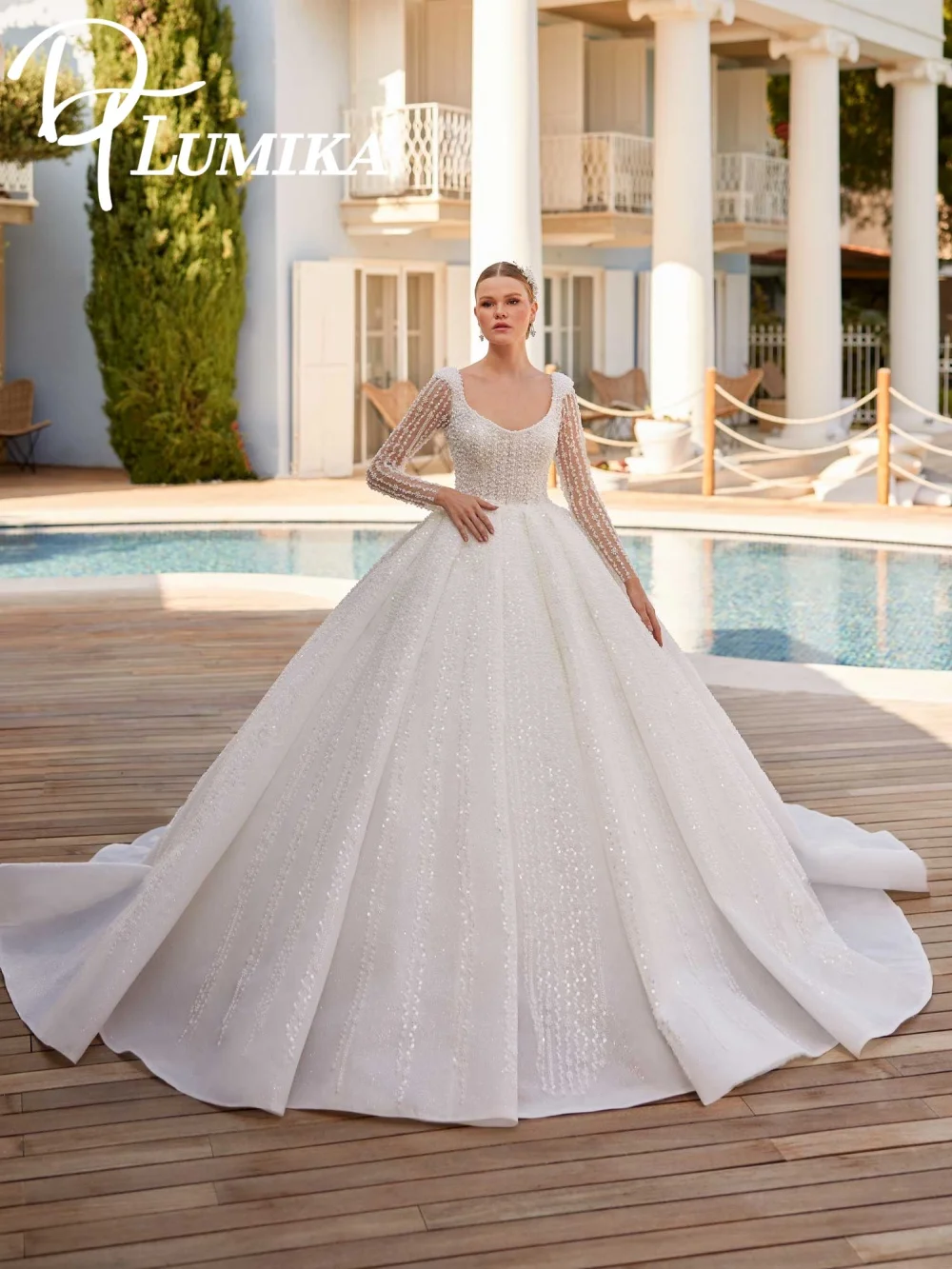

Romantic Square Neck Wedding Dress Charming Beaded Bridal Gown Elegant Long-Sleeved Appliqued Floor-Length Wedding Gown Customiz