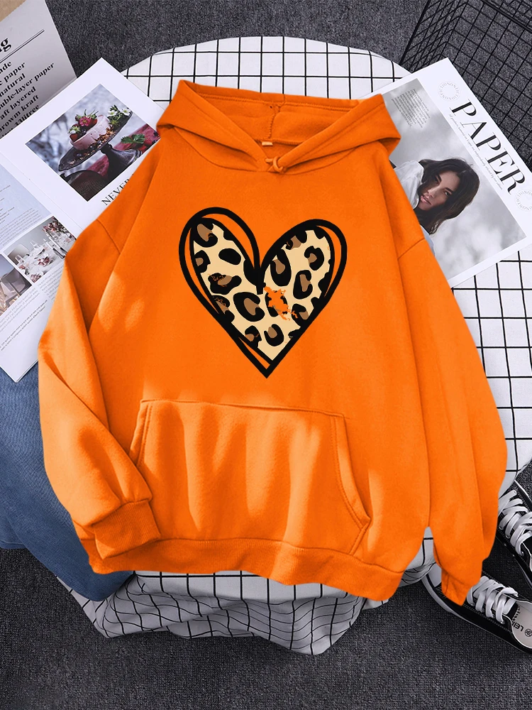 Incomplete Leopard Heart Printed Woman Hoody Cartoon Autumn Sweatshirt Harajuku Fashion Clothes Crewneck Fleece Female Hoodie