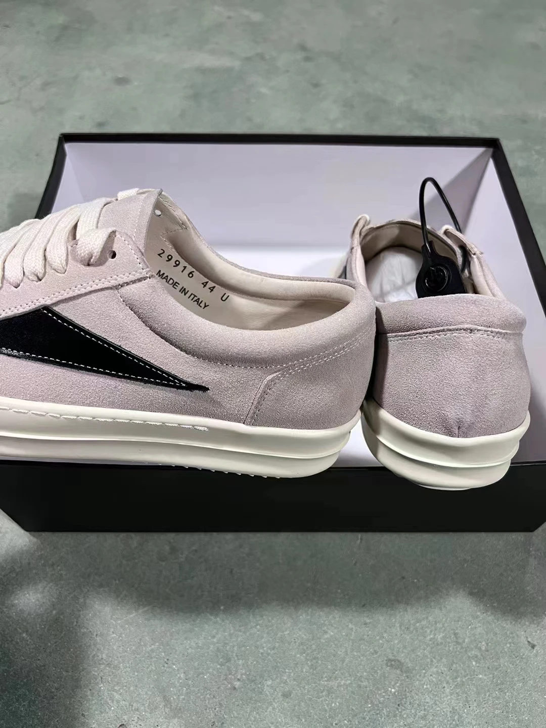 

Men's And Women's Black Suede Cowhide Low Cut Casual Shoes Fashionable Sports Boots High-Quality Comfortable Board Footwear