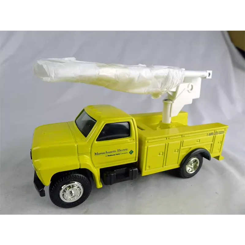 

Diecast ERTL 1:34 Scale Massachusetts Electric High Alloy Car Collectible Toy Gift Souvenir Display Ornament