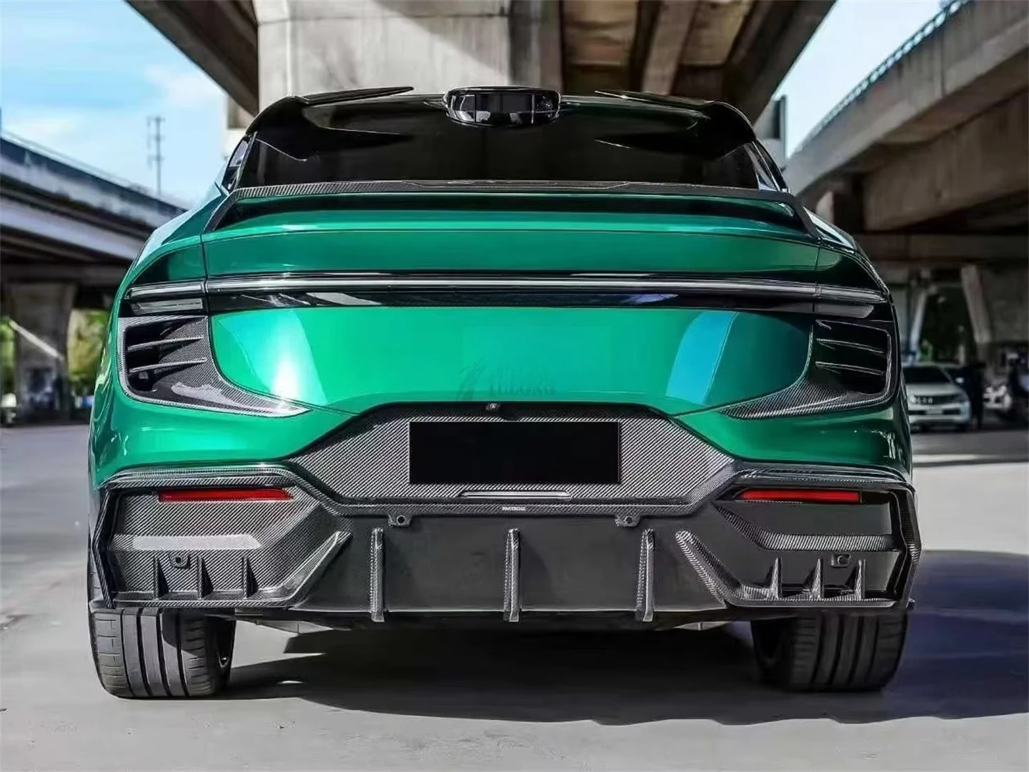 Bodykit PK Style Dry Carbon Fiber Rear Diffuser Rear Lip Rear Bumper Diffuser Body Kit for Lotus Eletre
