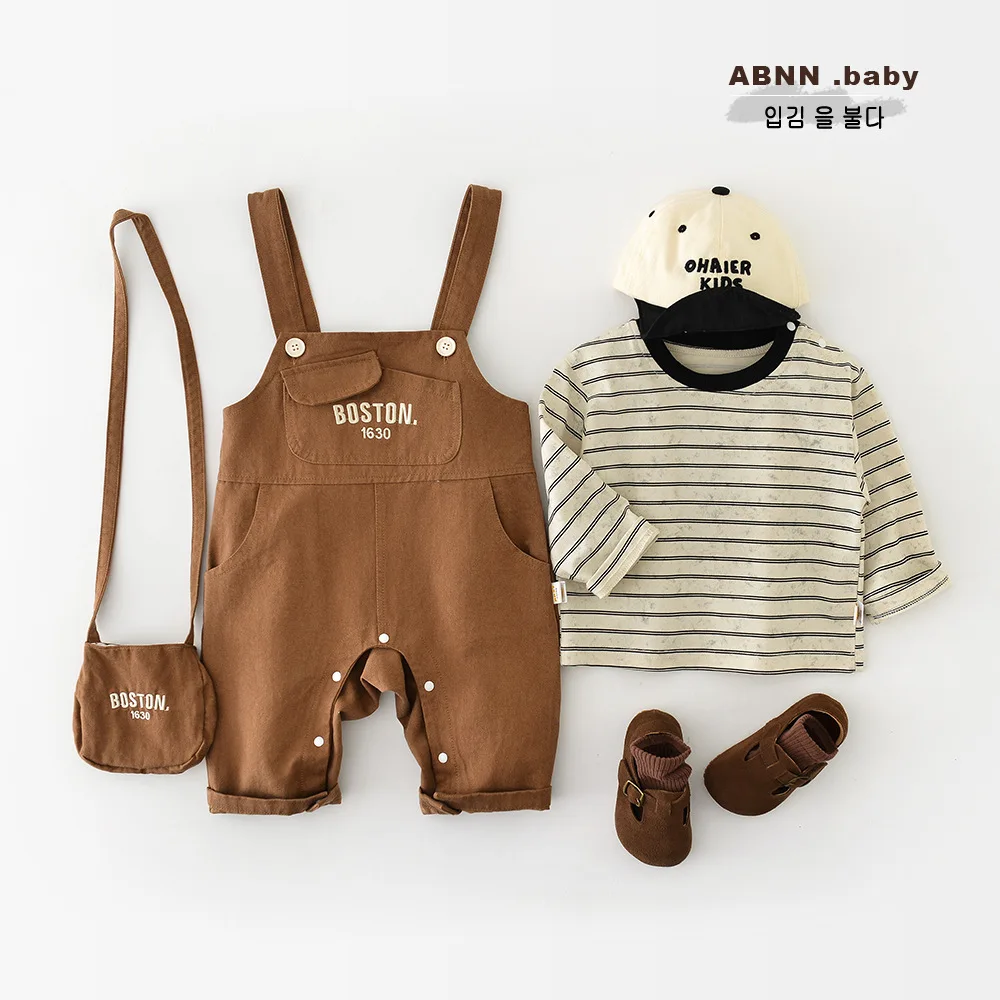 بدلة قفز للأطفال لخريف 2025 مطرزة بحروف لحديثي الولادة مع حقيبة ملابس خارجية غير رسمية للأطفال الرضع والأولاد