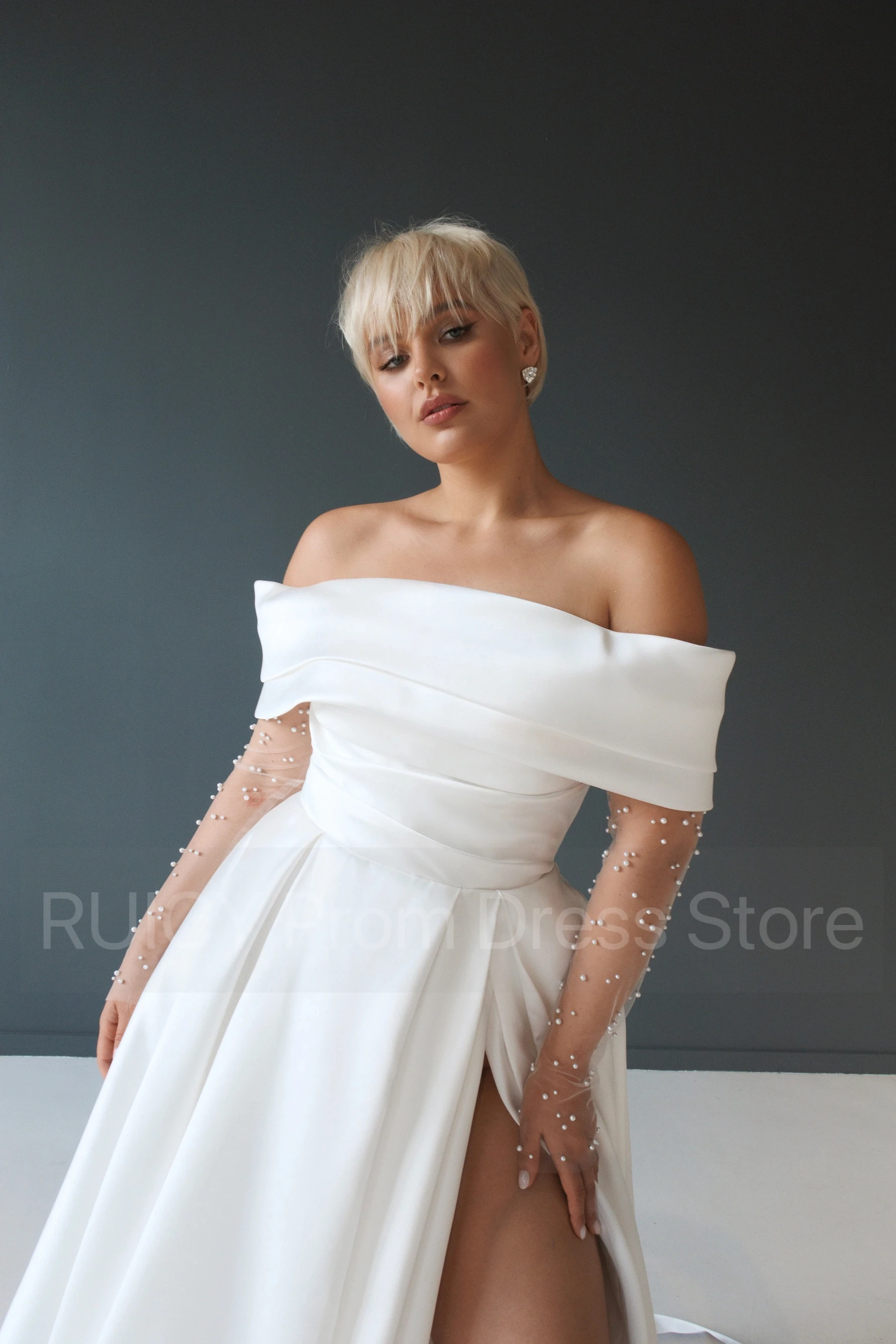 2025 Elegant Wedding Dresses With Detachable Sleeve Off The Shoulder Pearls Satin Plus Size Bride Dress Slit Gown robe de mariée