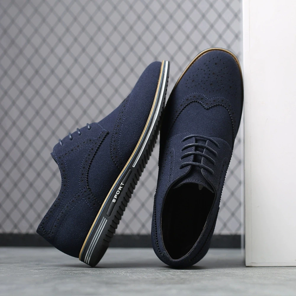 New 2025 Designer Men's Suede Leather Brogues Shoes Fashion Men Casual Daily Gentleman Leisure Shoes For Man