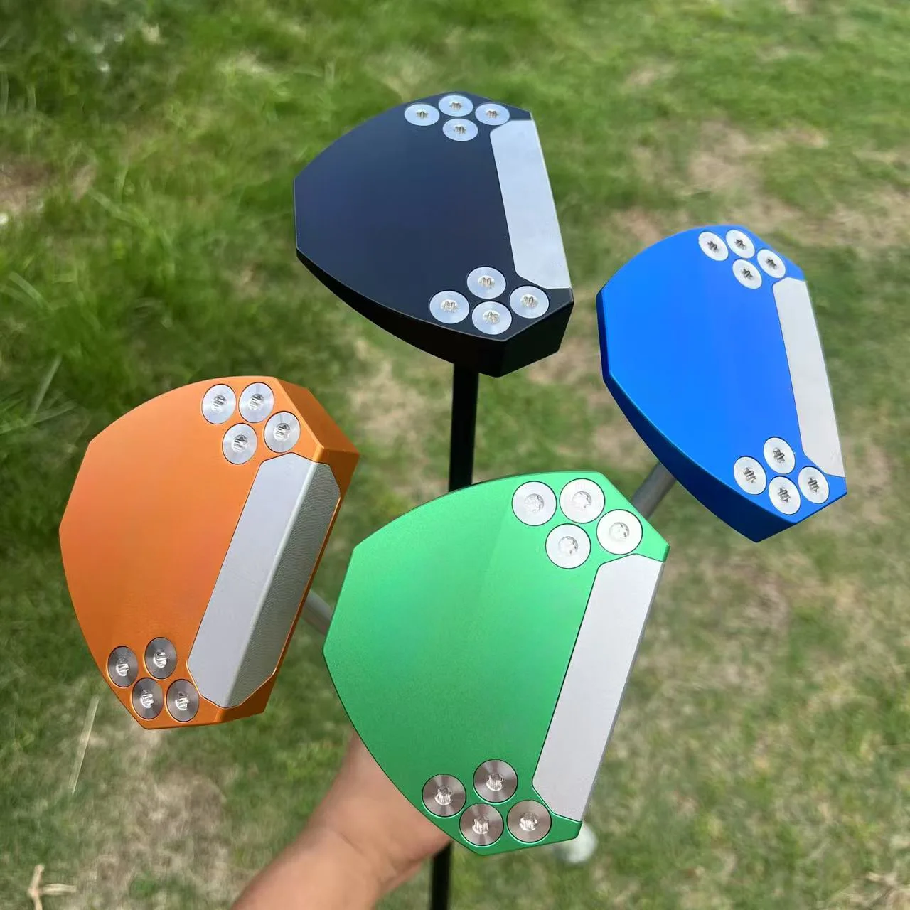 

OZ1 Golf Putter Club CNC aluminum alloy with low center of gravity,in black,orange,and blue Golf Club and head include headcover