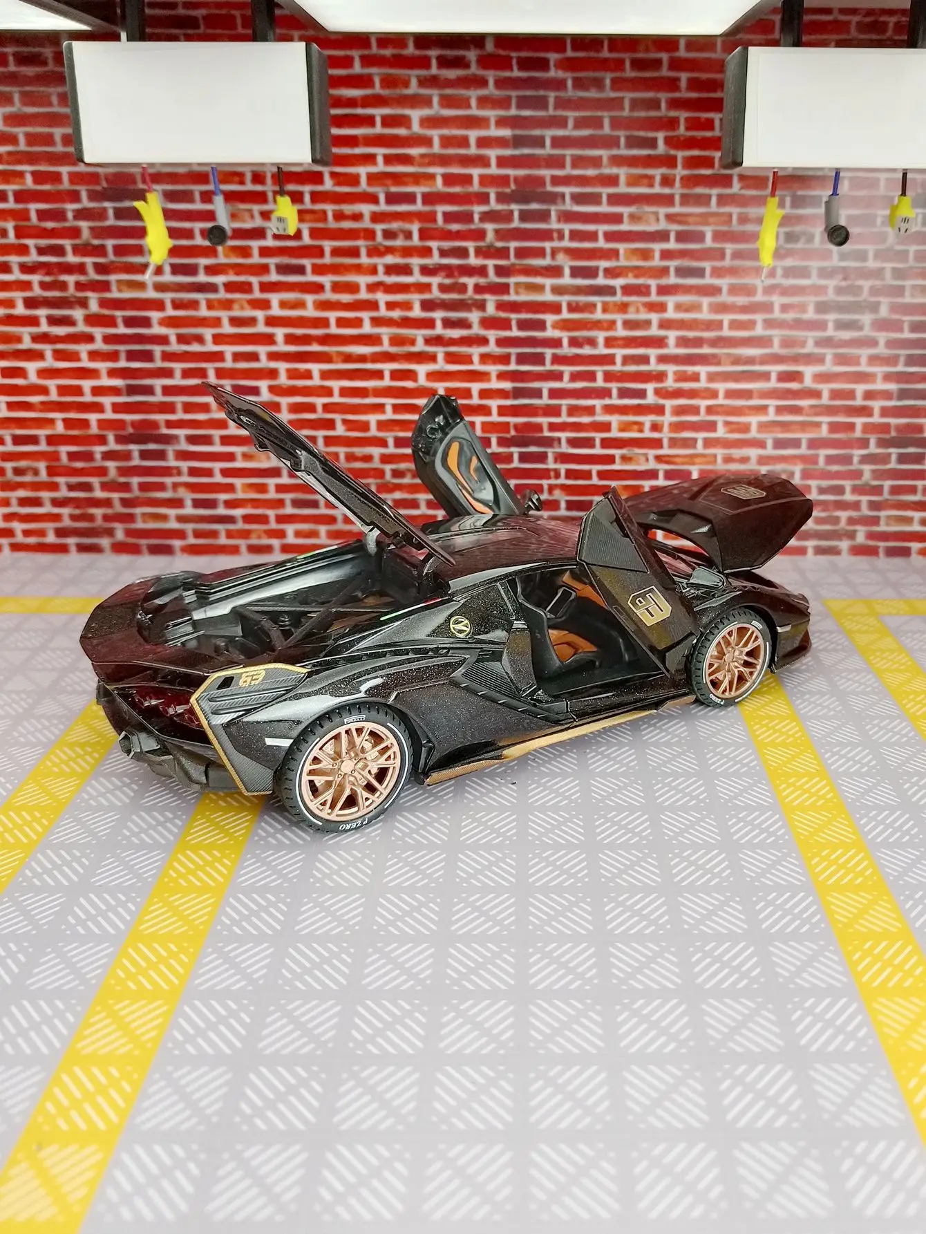 1: 24 simulation Lamborghini Sian alloy car model  doors and engine hood, trunk can be opened suitable for collection