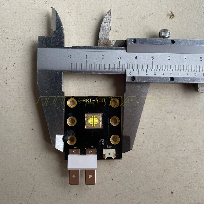 SST-300 120W 12-14V 9A 6800-7000K lampada per Film e televisione faretto LED Chip 300W proiettore a Led per luce a testa mobile da palcoscenico