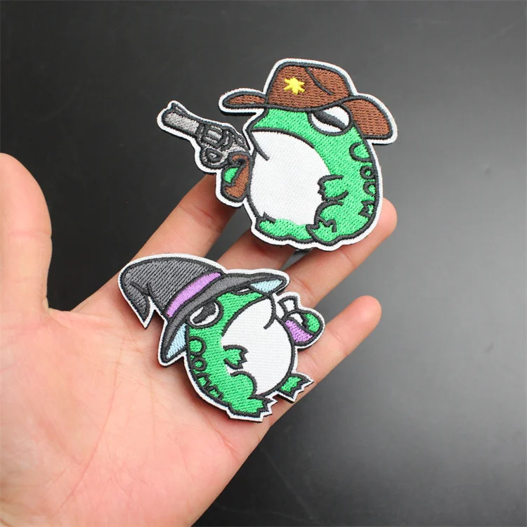 Small Knife Frog Morale Badge Cartoon Animal Embroidery Hook and Loop Patches Tactical Backpack Sticker