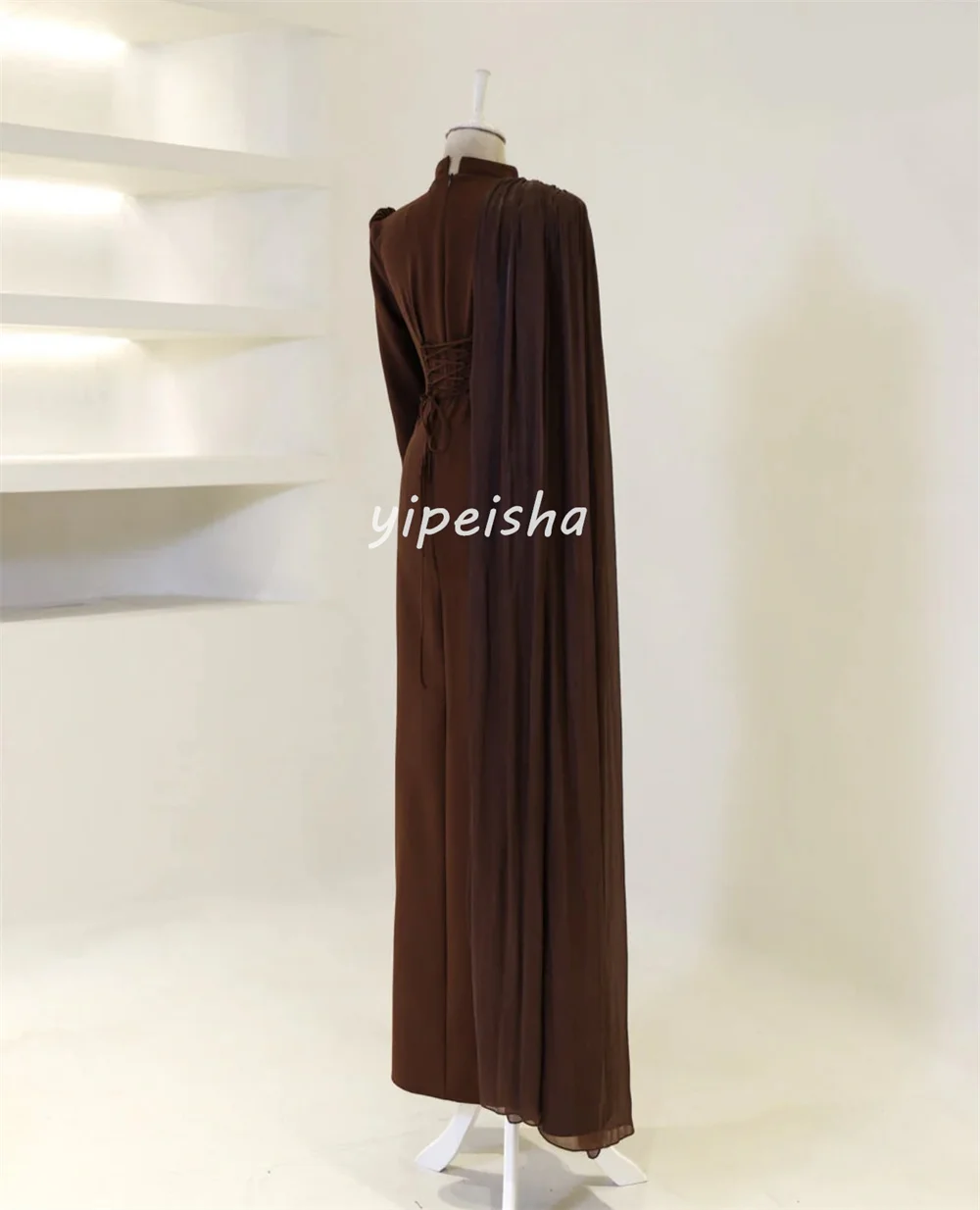 Aangepaste mode bijpassende jersey plooi ruches gedrapeerde a-lijn hoge kraag lange jurken avondjurken hoge kwaliteit moderne stijl