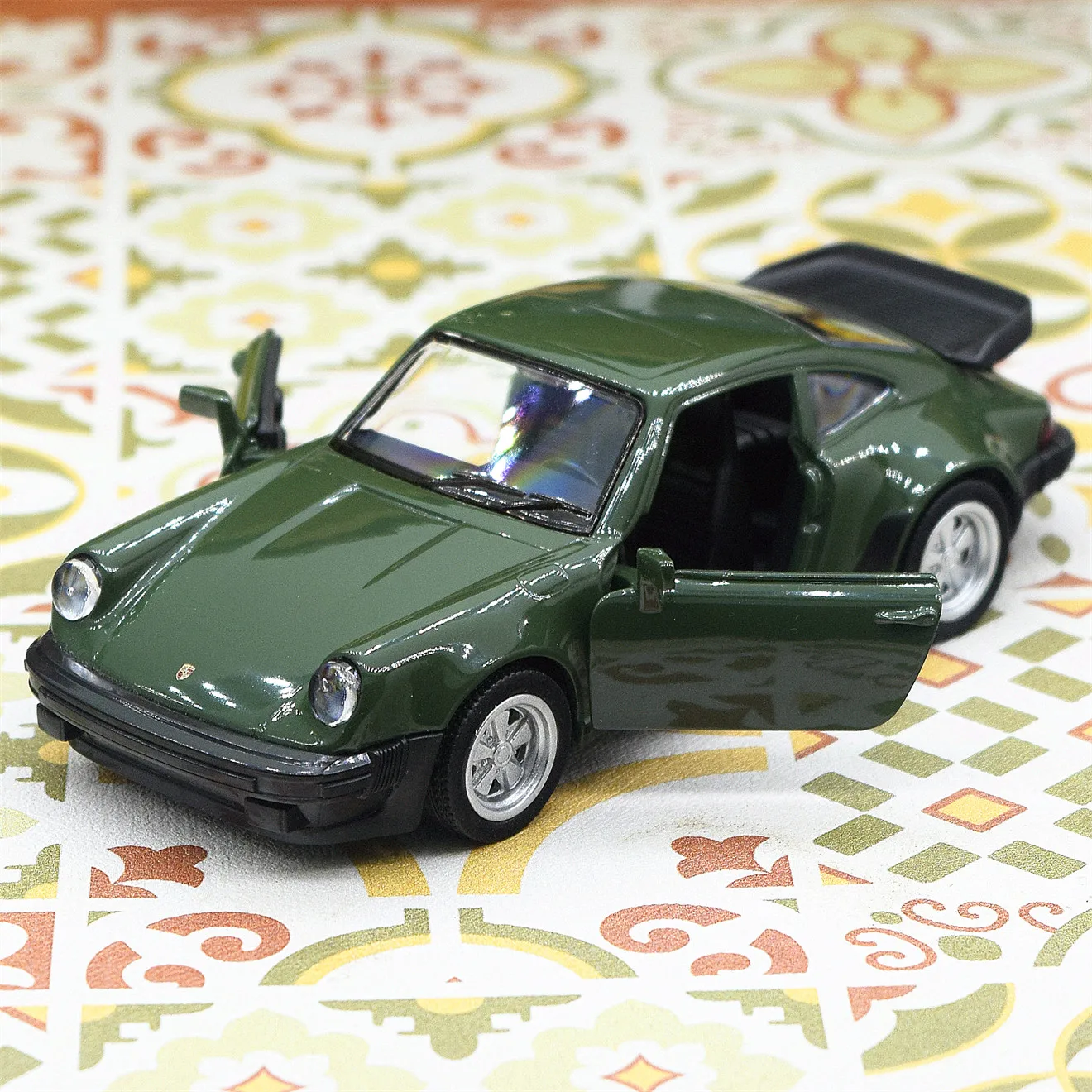 1:36 1978 911 Turbo Diecasts Modelo de carro em miniatura brinquedo de liga puxar para trás modelos de veículos para presentes das crianças