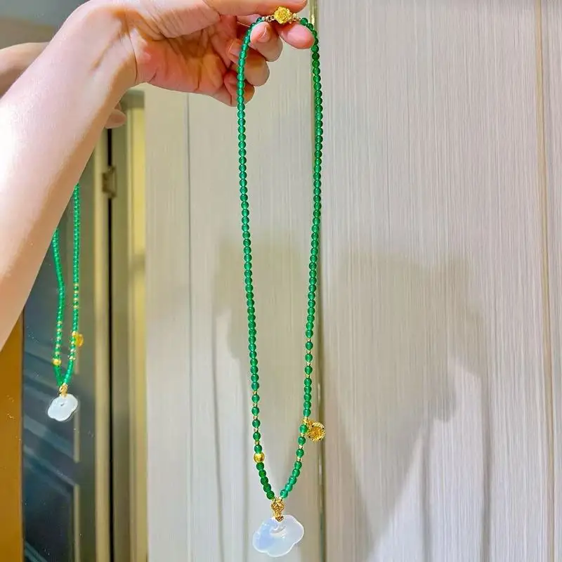 High-quality ice-clear custom-made natural green and white chalcedony sweater chain pendant necklace
