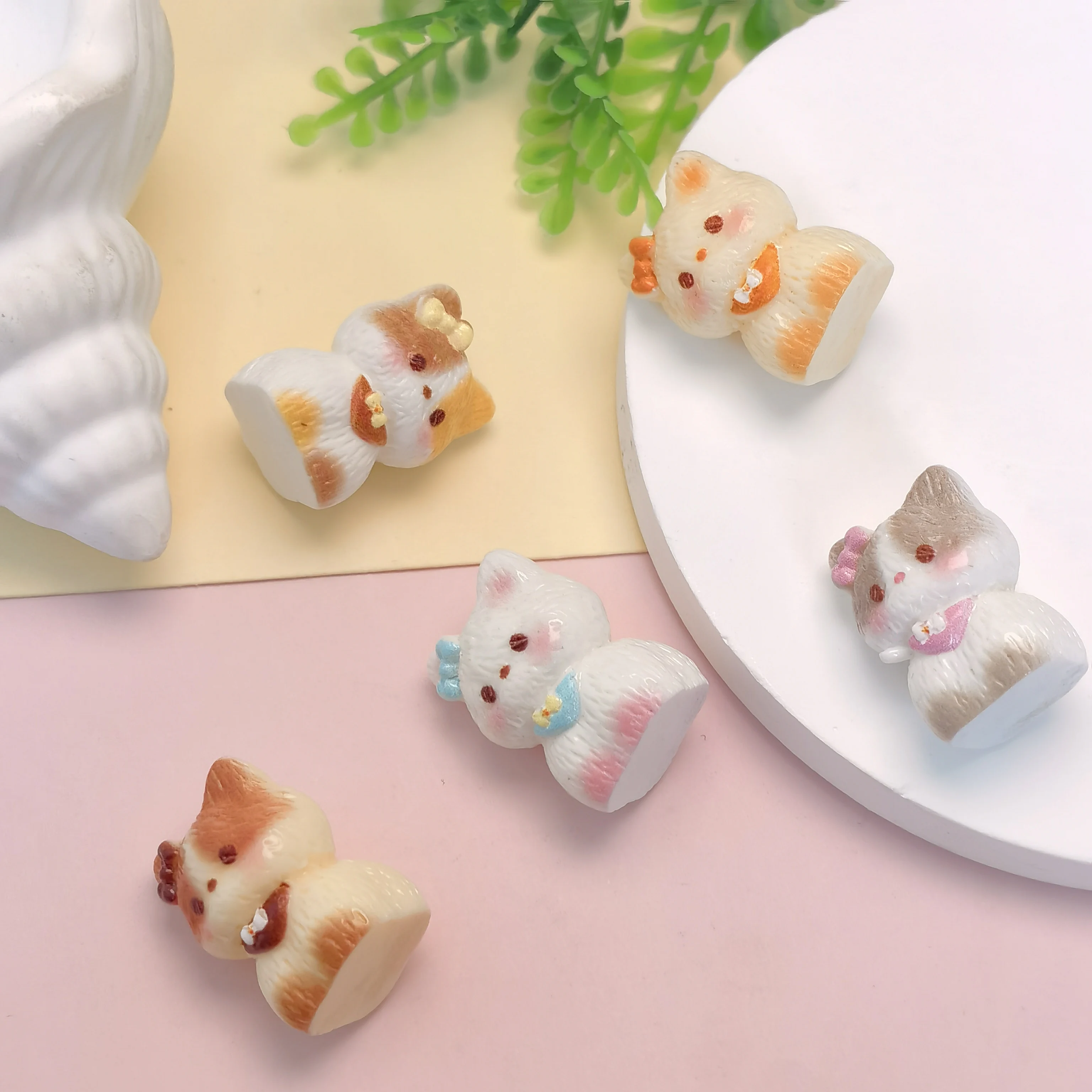 Cartoon Cute Dashboard Accessories Mini Cat Resin Rear View Mirror Decor Garden Miniature DIY