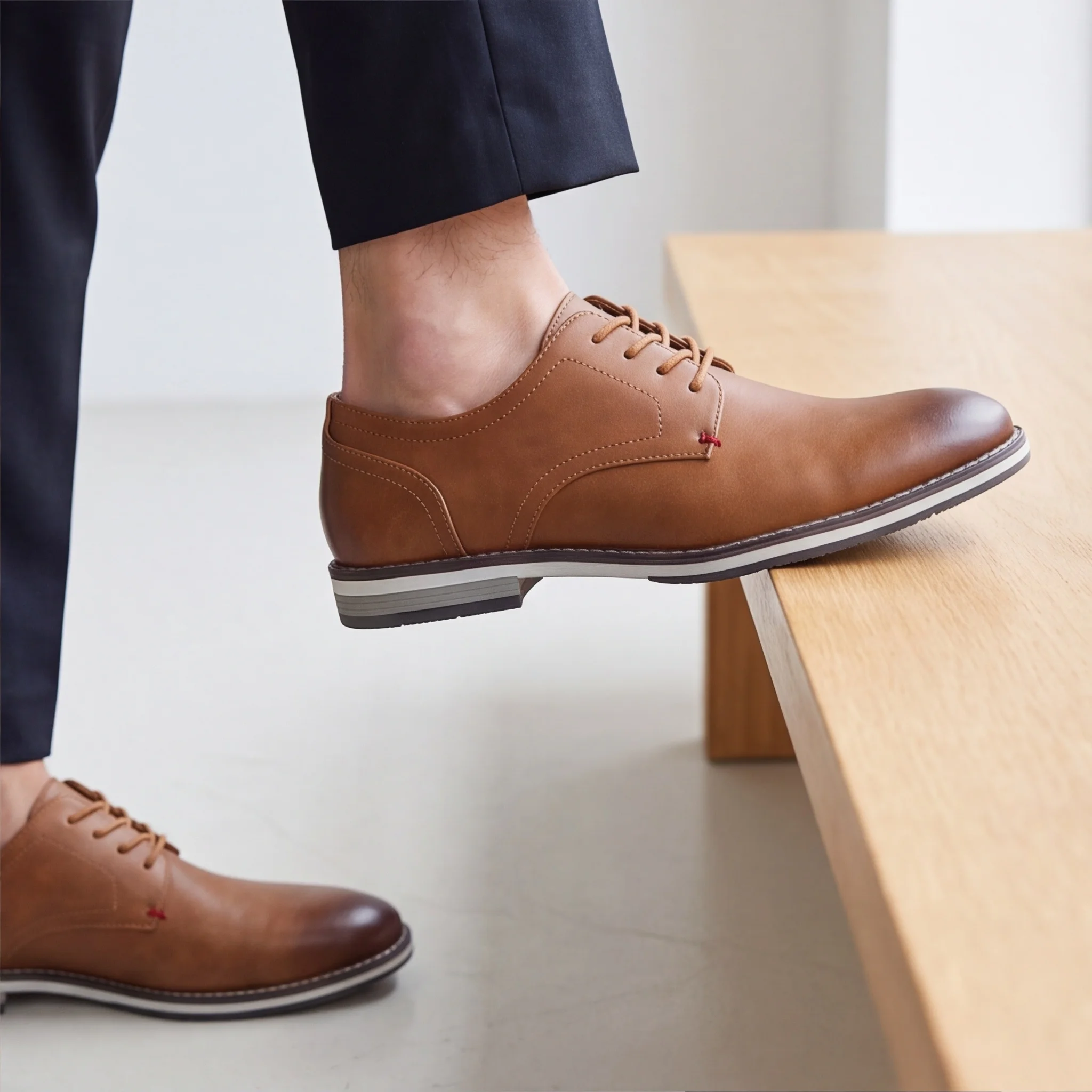 Herren-Freizeitschuhe, Alltagsschuhe für Herren, Alltagsschuhe, Herrenschuhe im Low-Top-Stil, Gummisohle, Schnürung, Mandelform. – Detail 1