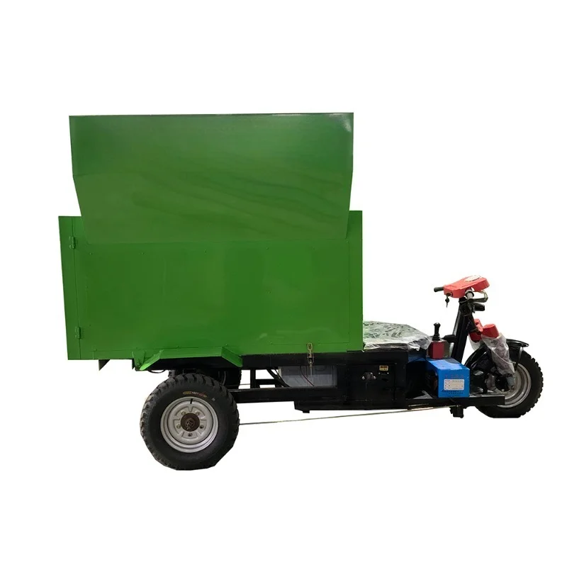Electric feeding trucks are a good helper for cattle and sheep breeding