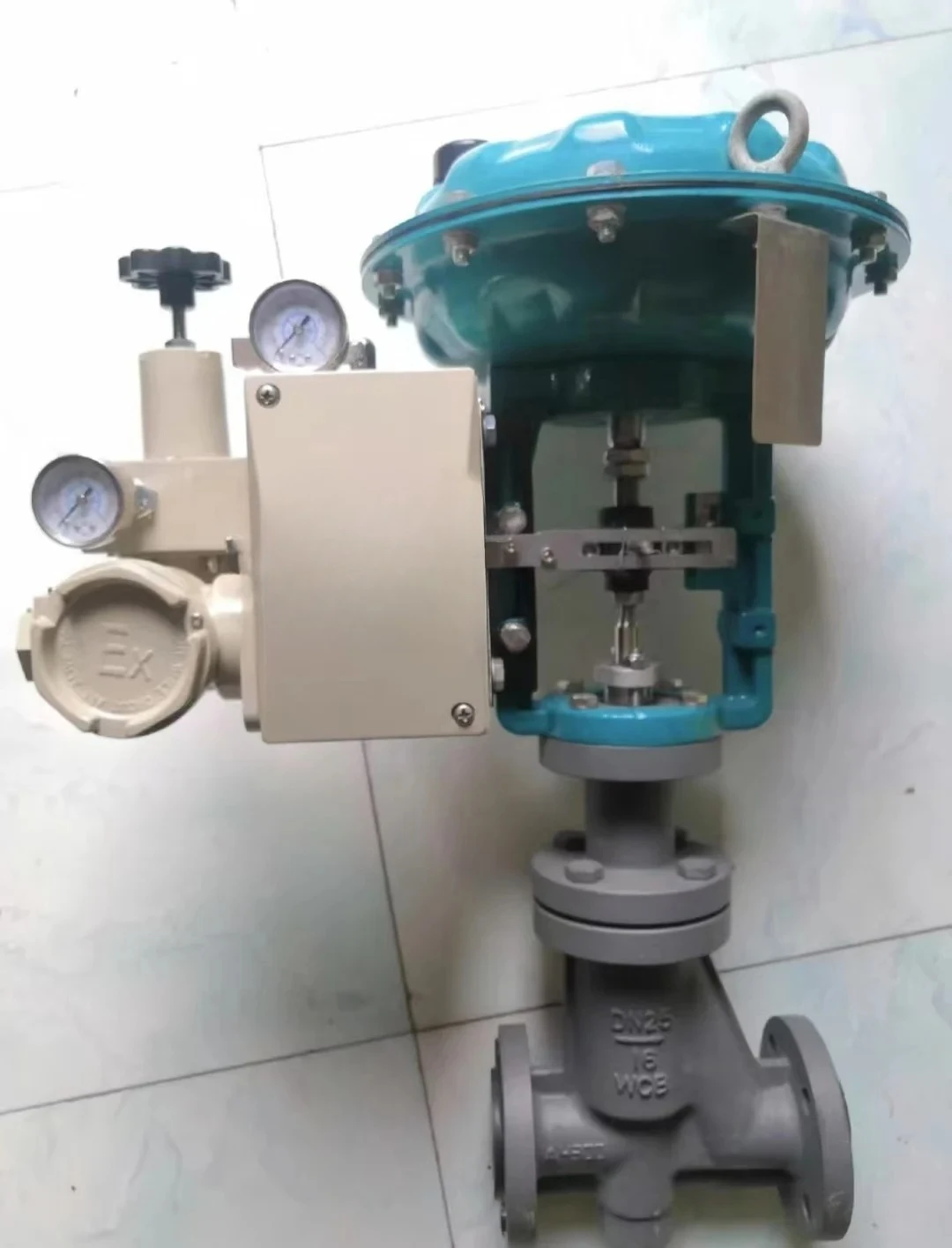 Pneumatic diaphragm regulating valve DN25