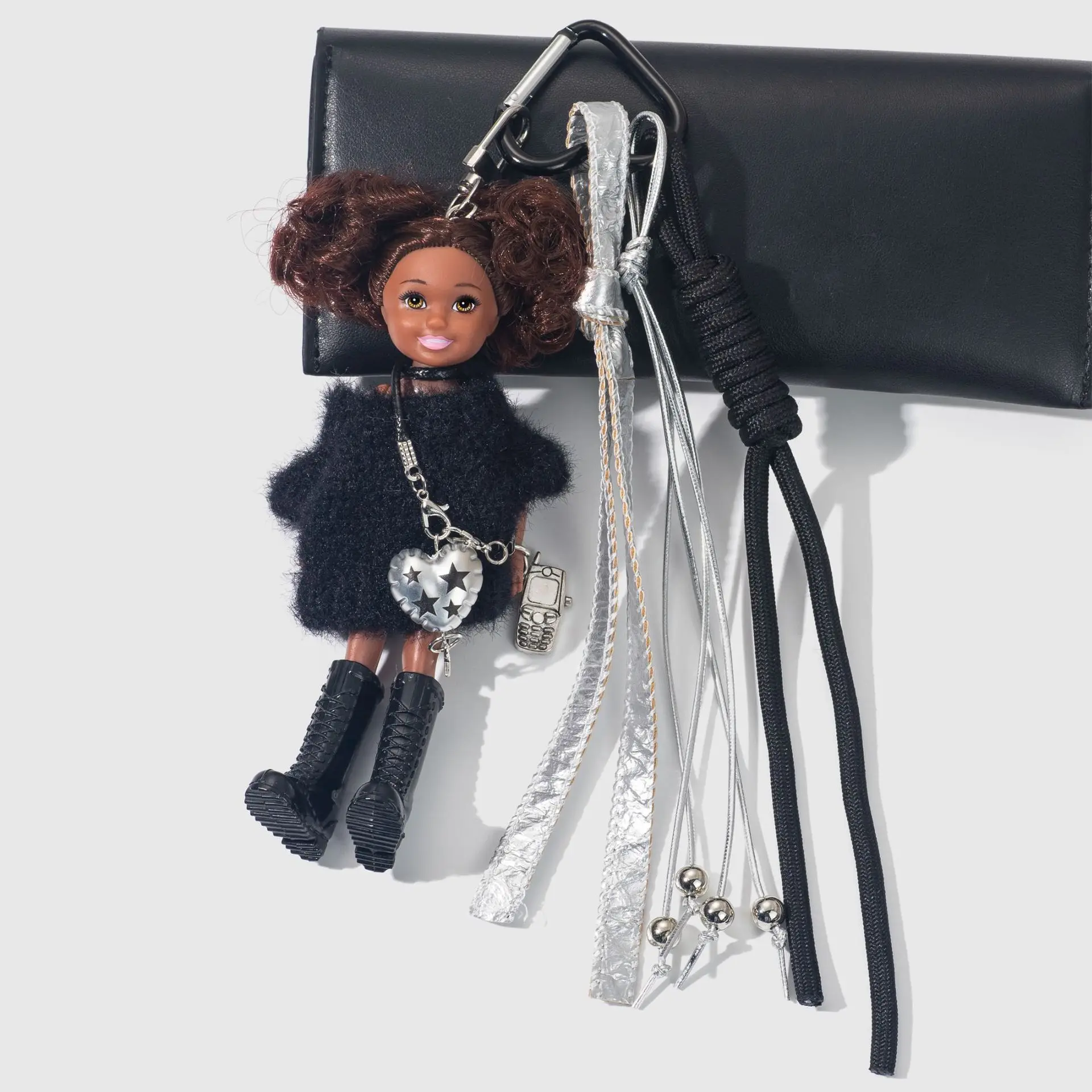 

Милый брелок-подвеска в виде куклы-принцессы в черном африканском стиле, модный аксессуар для рюкзака, изысканный и стильный, подарок на праздник