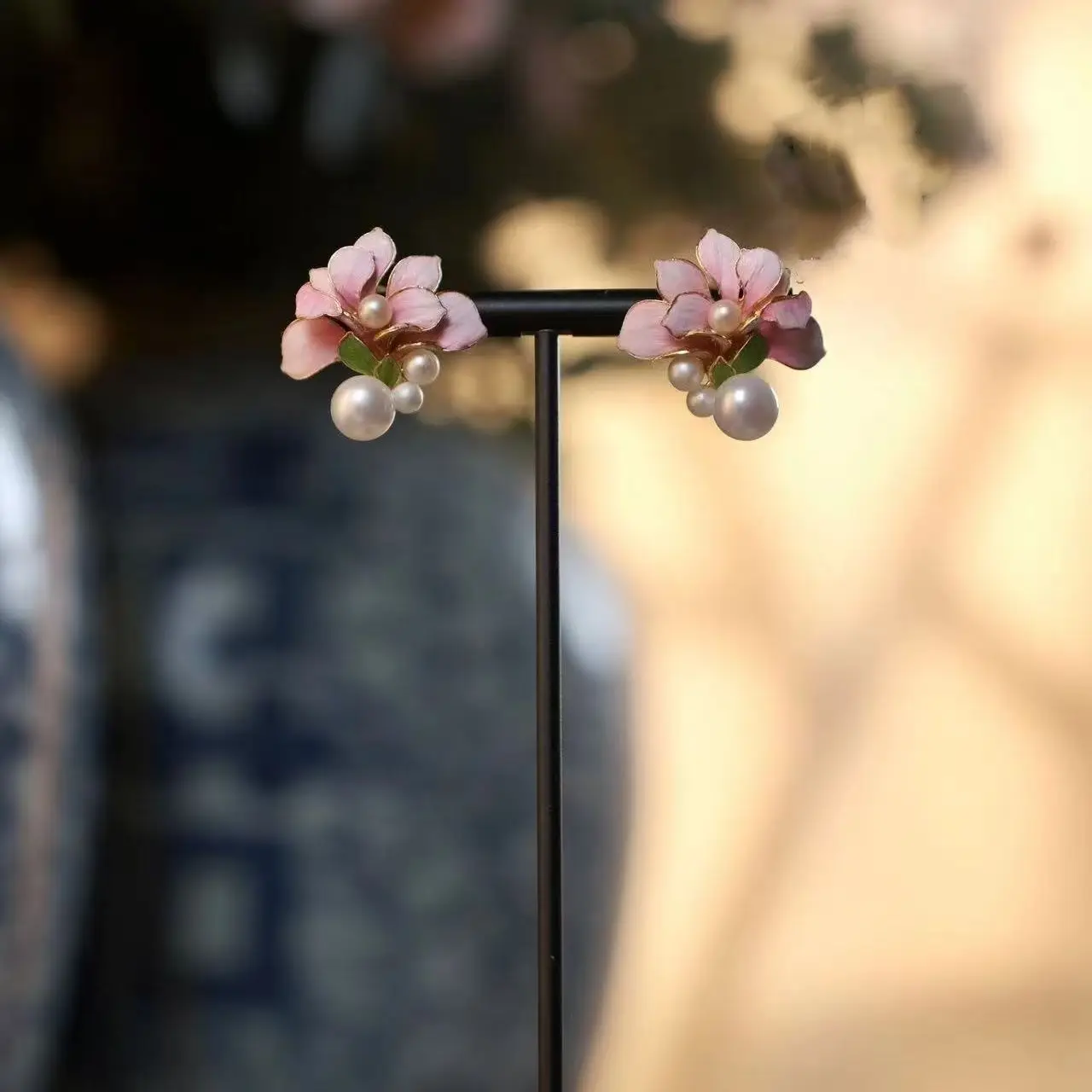 Filial Enamel Magnolia Pearl Earrings Luxurious Versatile Chinese Style Exquisite Elegant Earrings That Showcase Temperament