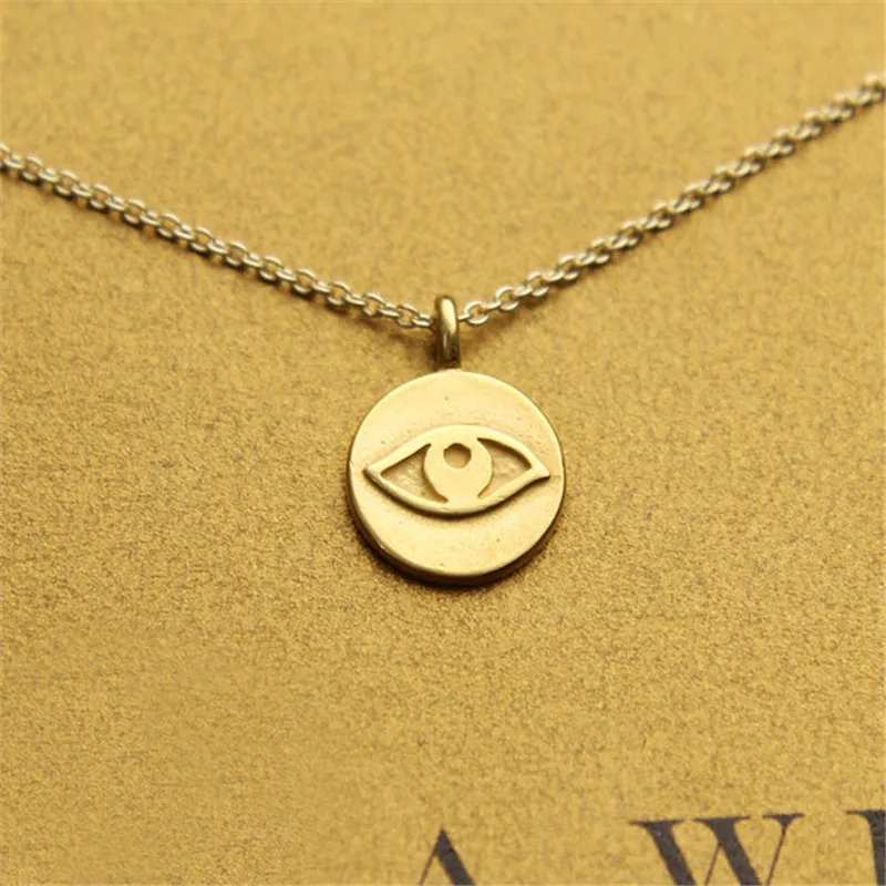 Girl Demon Evil Eye Pendant Necklaces Round Blink Of An Eye Wish Card Gift Box Golden Alloy Clavicle Short Chain Simple Jewelry