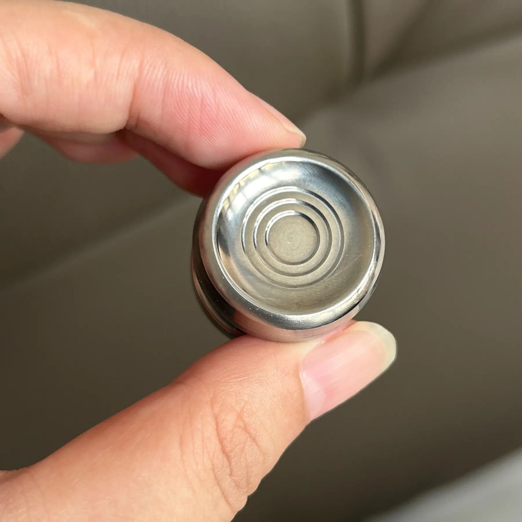 Chelsea Gyro EDC is made of titanium alloy alloy