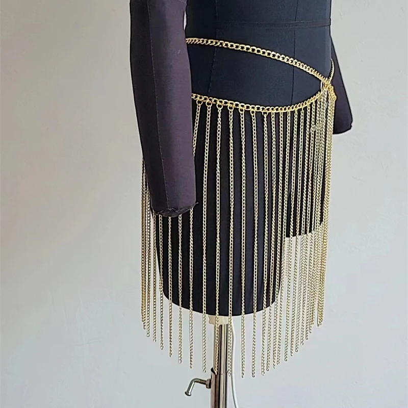 Damen Y2K Sommer-Minirock mit Metall-Pailletten, Glitzer-Strass und Quasten-Taillenkette für Festival, Rave und Nachtclub – Detail 7