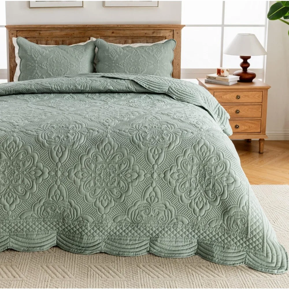 

Embroidered Quilt Set Queen Size - 3 Pieces, Washed Cotton Blend Lightweight Bedspreads with Scallop Edges, Reversible