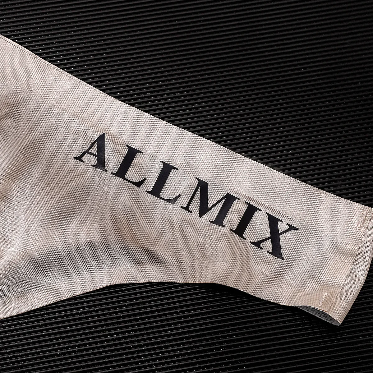 ملابس داخلية شفافة مثيرة للرجال ، سراويل داخلية سيسي رفيعة للورك ، ثونغ بدون درزات ، جي سترينغ ، حرير ثلجي ، خصر منخفض ، حروف رياضية للياقة البدنية