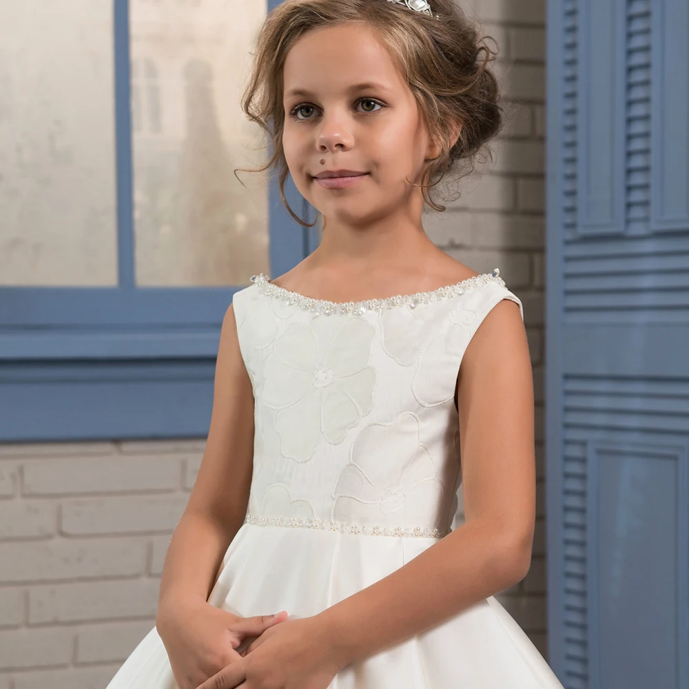 

Cute Flower Girl Dresses for Wedding Big Bow Appliques Long Little Pageant Gowns Girls First Communion Gowns for Weddings