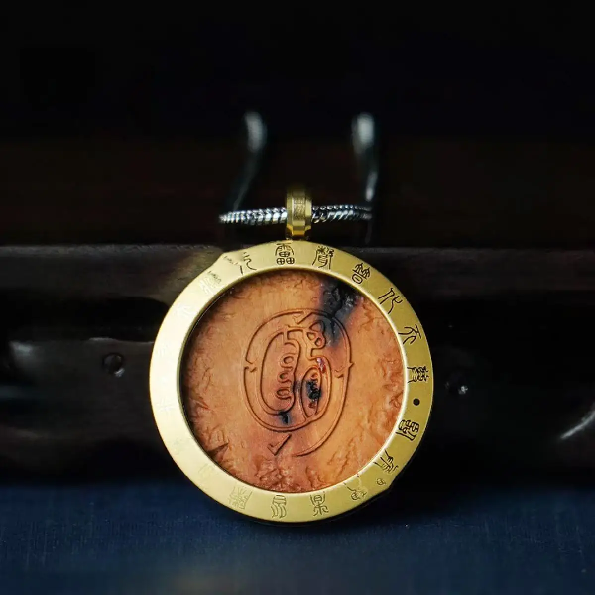 Chinese Style Thunder Struck Jujube Wood Golden Seal Engraved Brass Frame Mountain Ghost Amulet Pendant Lucky Blessing Wealth