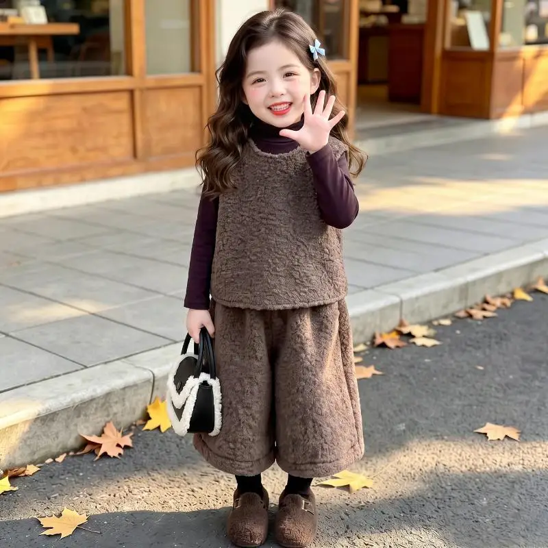 Girl Retro Vest Base Shirt Straight Leg Pants Set Girl Autum Winter New Style Woolen Vest Wide Leg Pants Three Piece Set T-Shirt