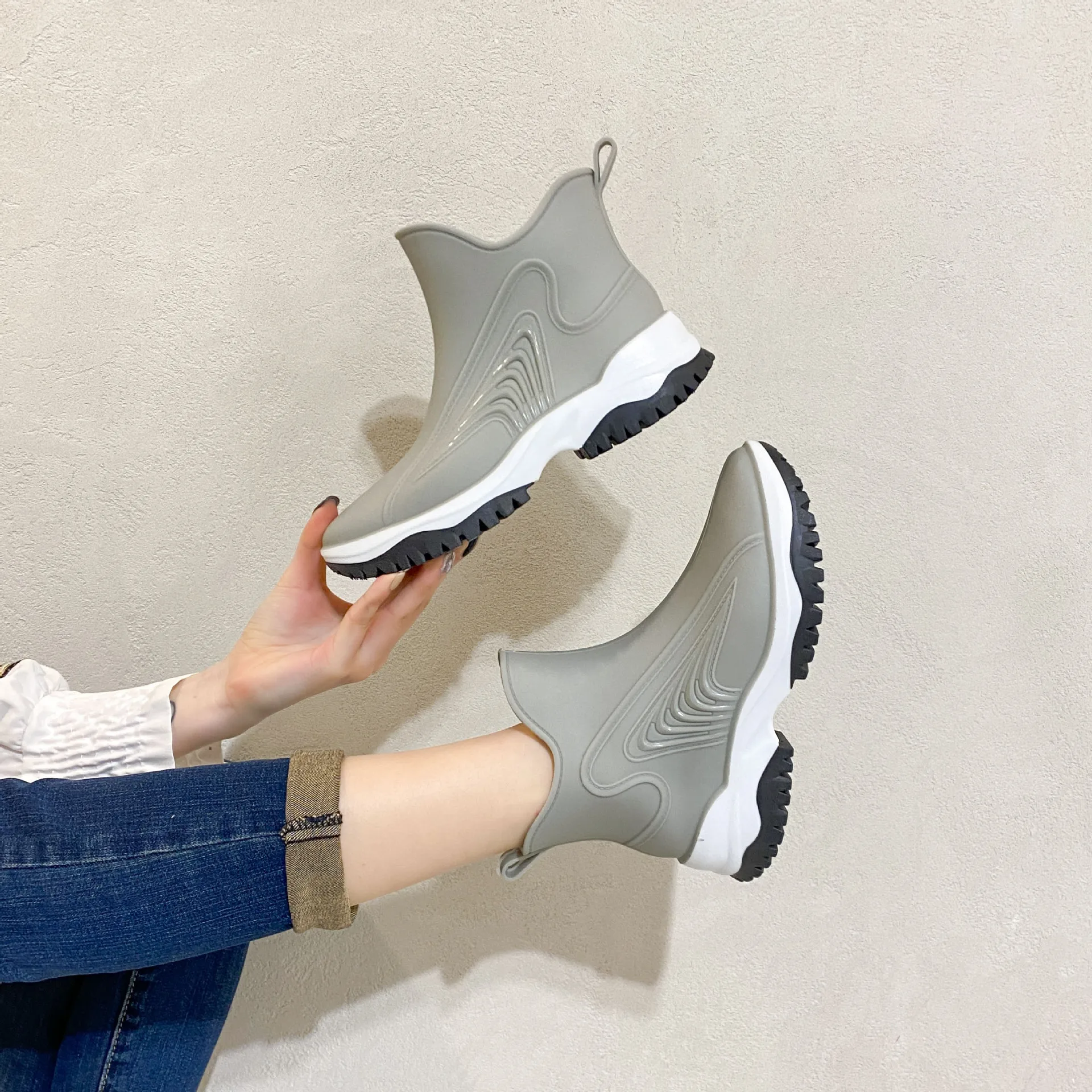 Women Rainboots Slip-on Waterproof Girls Ankle Boots PVC Anti-Slip Spring Autumn Rain Shoes Platform Woman Fishing Rubber Shoes