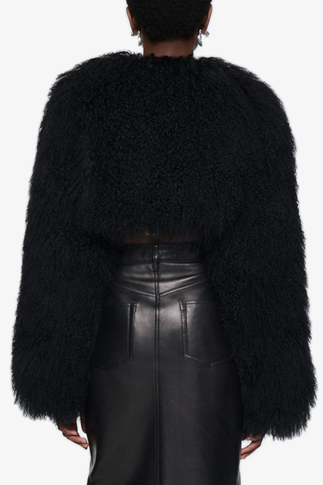 Рисунок 6 - Женская кремово-белая куртка из