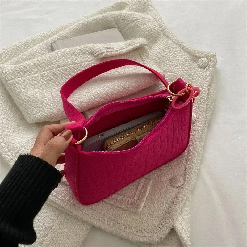 Ladies 'feltro axila Design Tote, pequeno saco quadrado, sob crescente bolsa, moda de luxo, lançamento