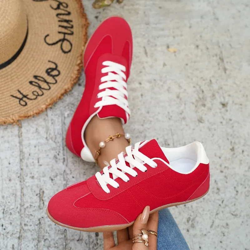 

Новая повседневная обувь, женские удобные кроссовки на шнуровке с круглым носком, простые однотонные спортивные прогулочные туфли, женская модная обувь на плоской подошве
