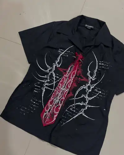 Imagen 2 del producto Y2K-Camiseta negra con lazo para hombre, traje Retro Harajuku con estampado de letras de calavera, Tops góticos de manga corta a la moda