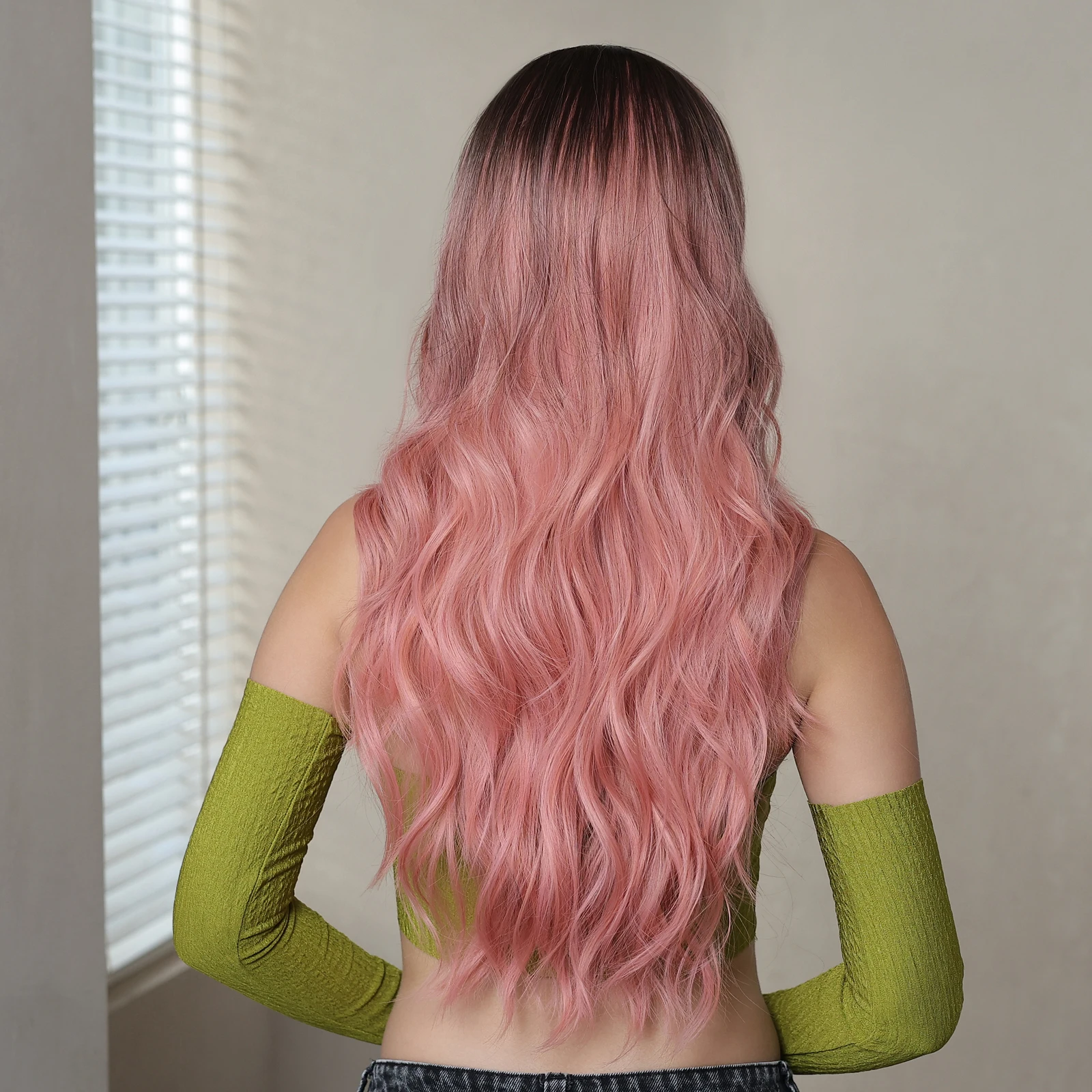 Wig rambut Cosplay Ombre merah muda cokelat Wig wanita berombak panjang sintetis dengan poni untuk pesta Lolita menggunakan Wig alami tahan panas