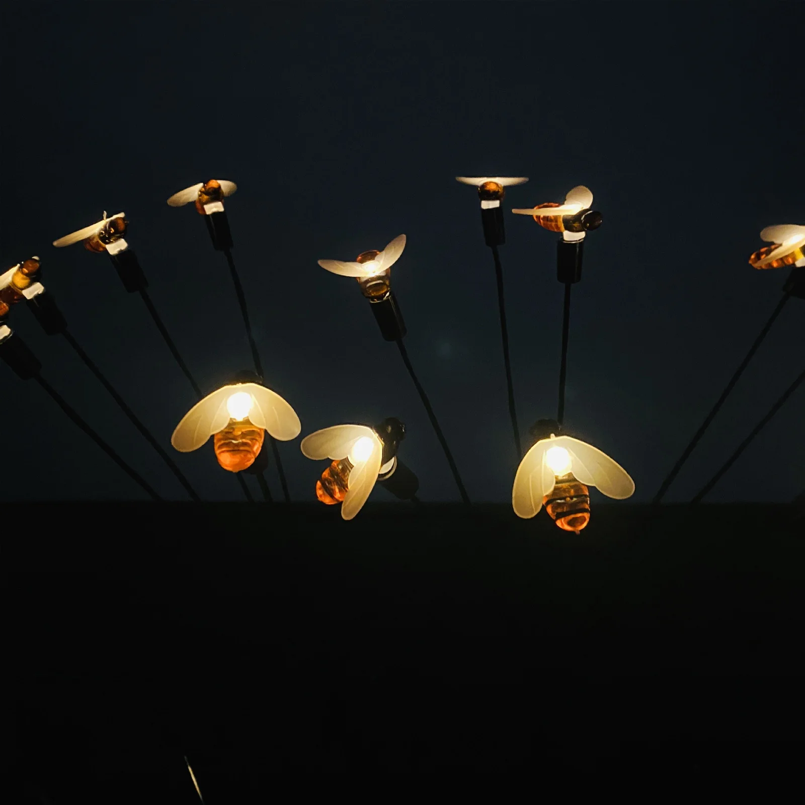 

2 Sets Solar Bee Shape Lights Outdoor Garden Fairy Decor Lamp Warm Atmosphere LED Christmas Patio Lighting