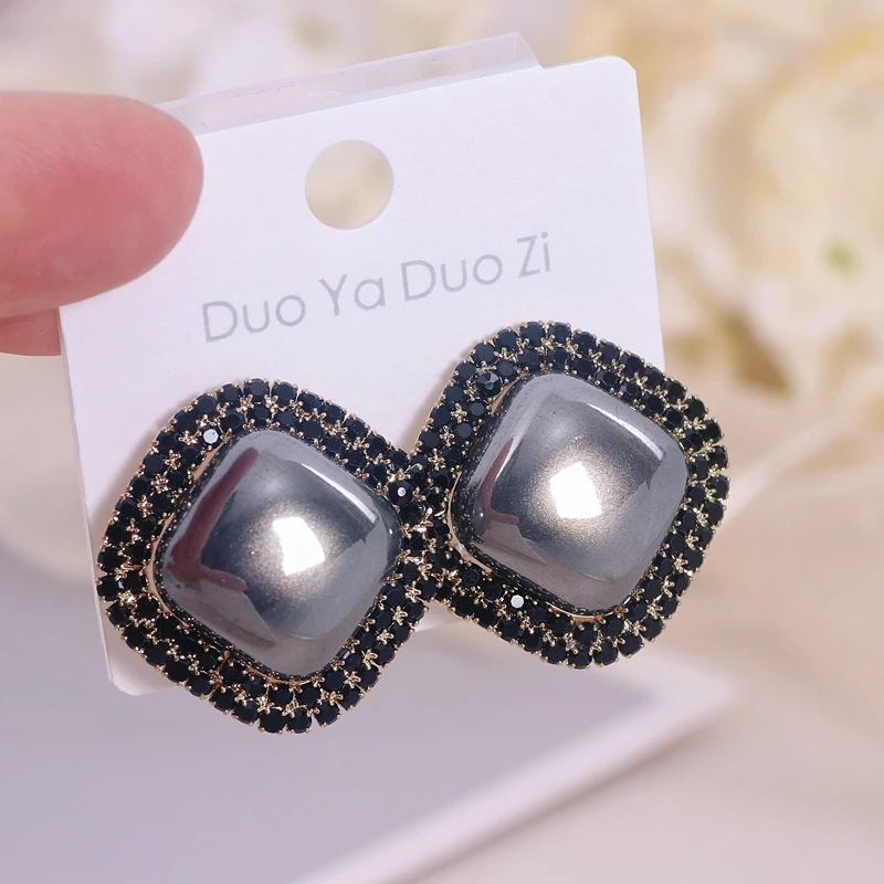 New Trendy Korean Black Resin Rhinestone Stud Earrings for Women Multicolor Geometric Square Acrylic Metal Earring Party Jewelry