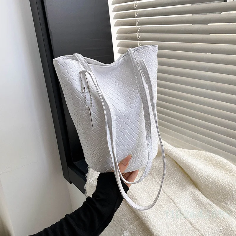 New Women's Handheld Commuter Bag Fashion High Quality Women's Shoulder Bag Premium Large Capacity Girls' Bucket Shopping Bag 2