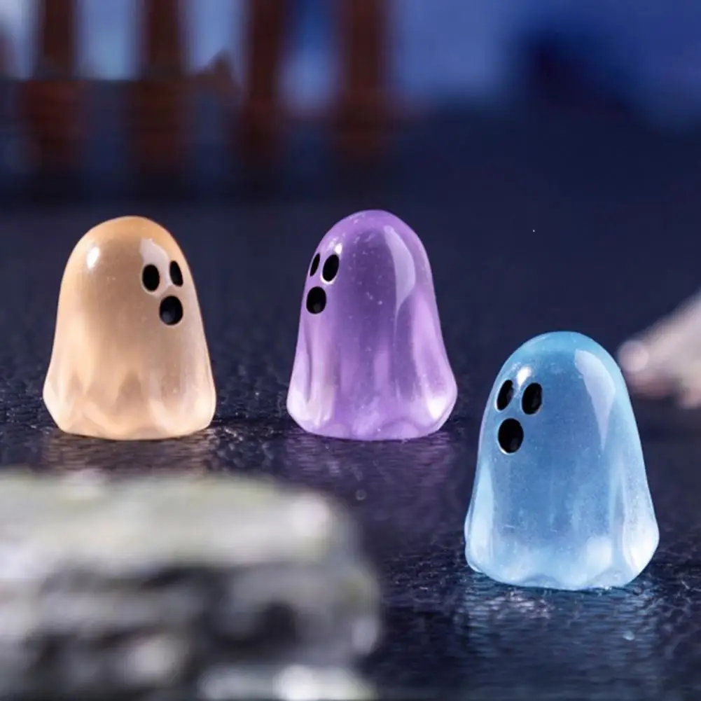 Glowing Ghost Figurines Mysterious Night Light Decorations 6pcs Mini Ghost Figures Glow Dark Resin Ornaments Halloween for Party