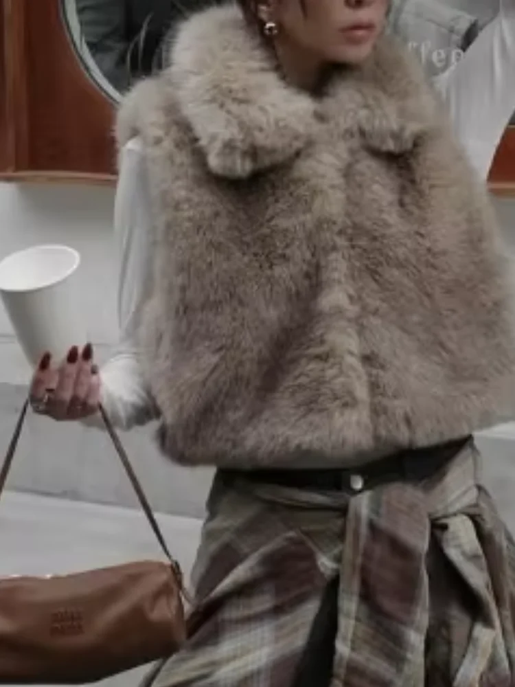 

Vintage Women Lapel Fur Sleeveless Vest Fashion Solid Color Loose Short Blouse 2025 New Style Lady Highstreet Casual Outfit 2025