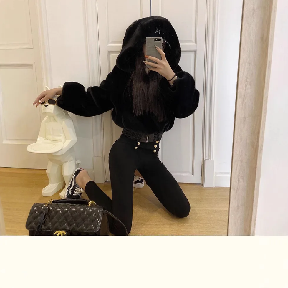 Podzimní zimní 2024 s dlouhým rukávem, úzký střih, krátká nadýchaná bunda s kapucí a vysokým pasem, dámská módní texturovaná bunda - náhled 2