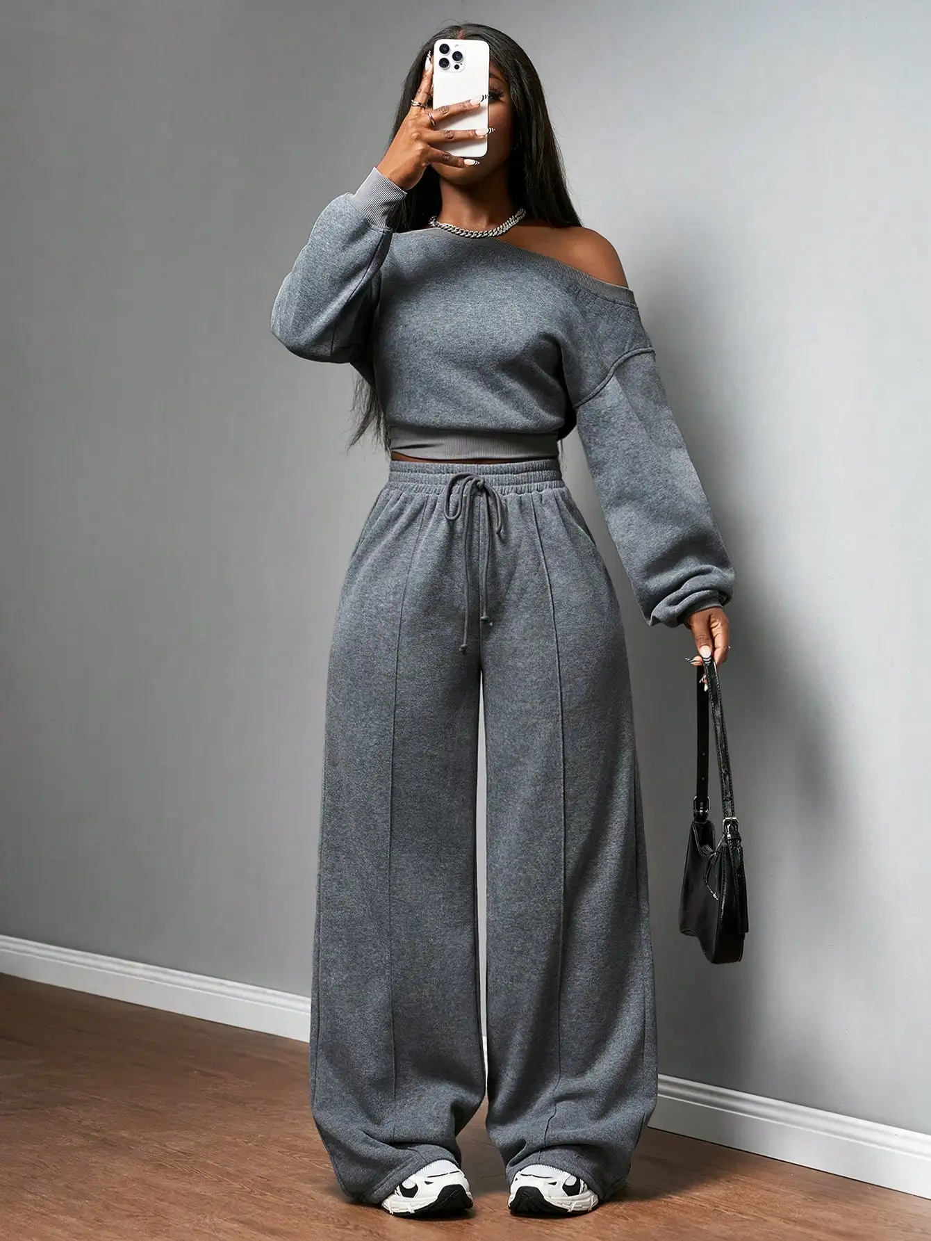 

Grey Off-Shoulder Cropped Sweatshirt & Wide Leg Drawstring Sweatpants 2-Piece Set