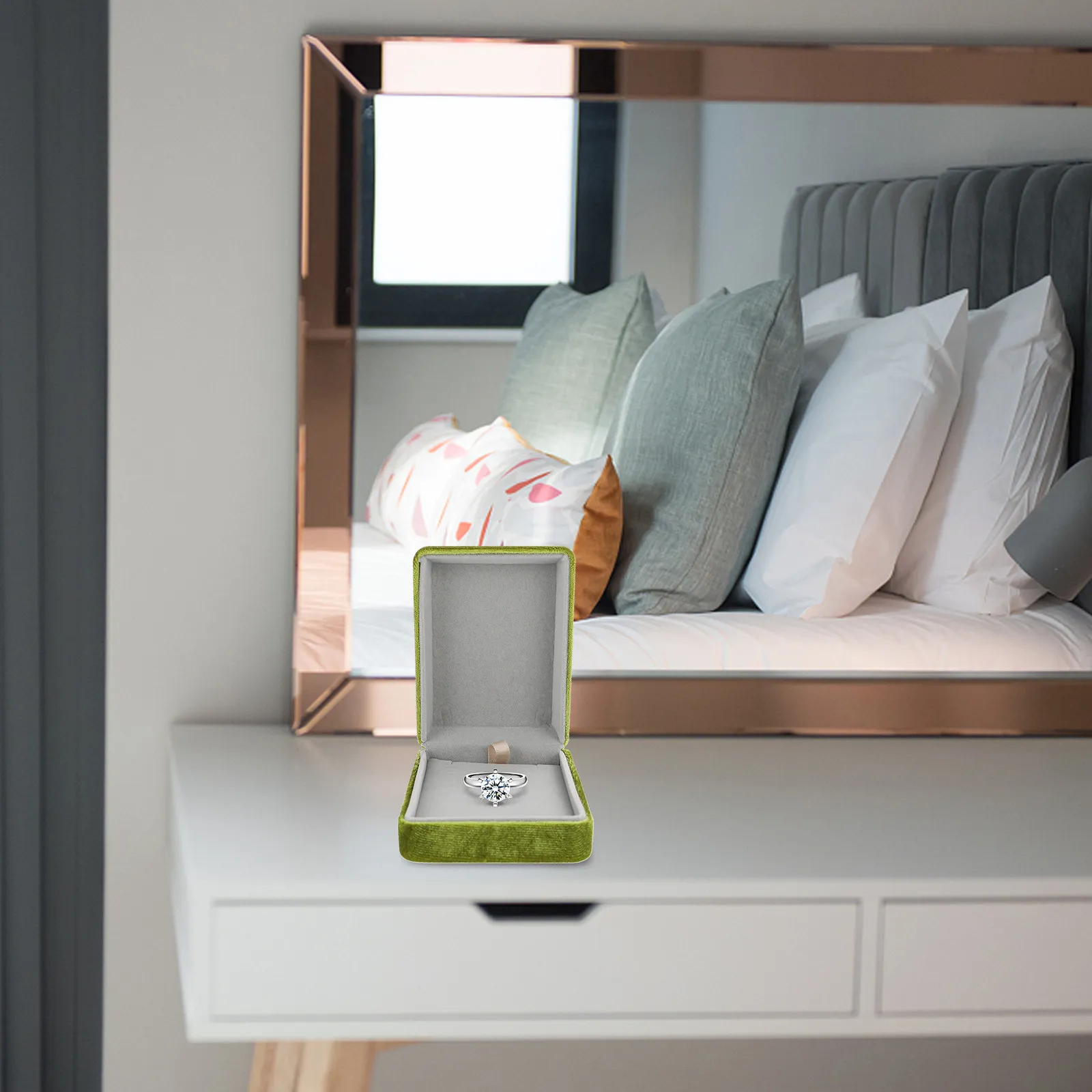 

Компактная шкатулка для хранения украшений из премиального материала, элегантный футляр для демонстрации ювелирных изделий для дома, путешествий, подарков и презентаций