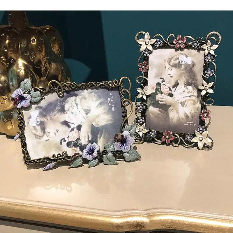 

Painted Lace Decorative Photo Frames Vintage Floral Alloy Framed Relief Flower Family Picture Frame Wedding Anniversary Gifts