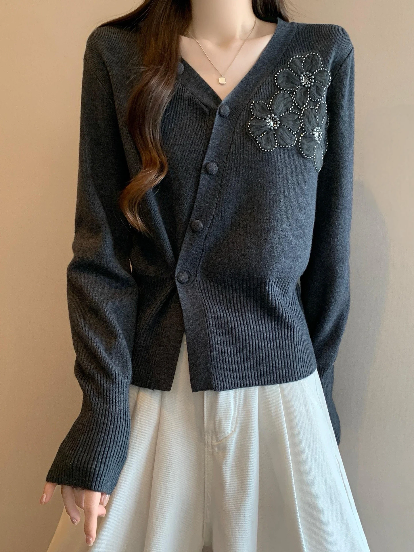 

Женский вязаный кардиган с V-образным вырезом и объемной вышивкой, осенне-зимний, больших размеров, с эффектом похудения, повседневный топ в корейском стиле