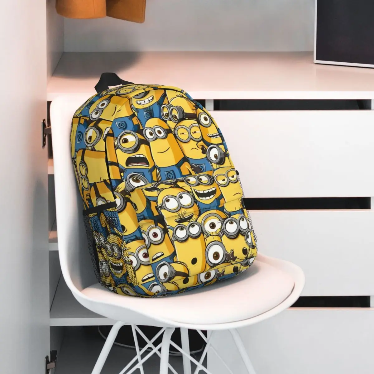 Minions Novo padrão elegante bolsa escolar estampada mochila leve de 15 polegadas