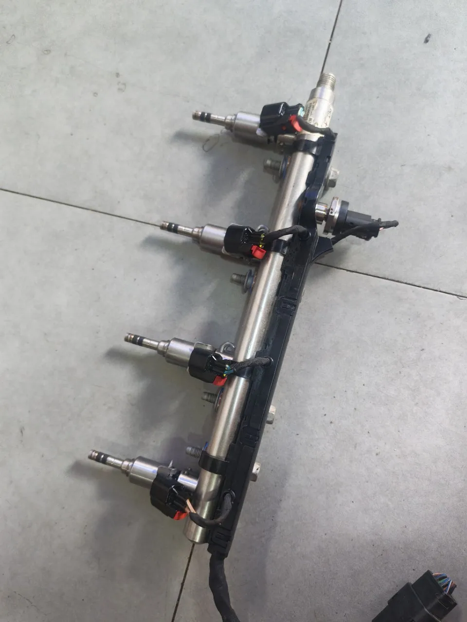 In-cylinder High Pressure Direct Injection Nozzle 0261500382 High Pressure Nozzle Assembly 0261555207