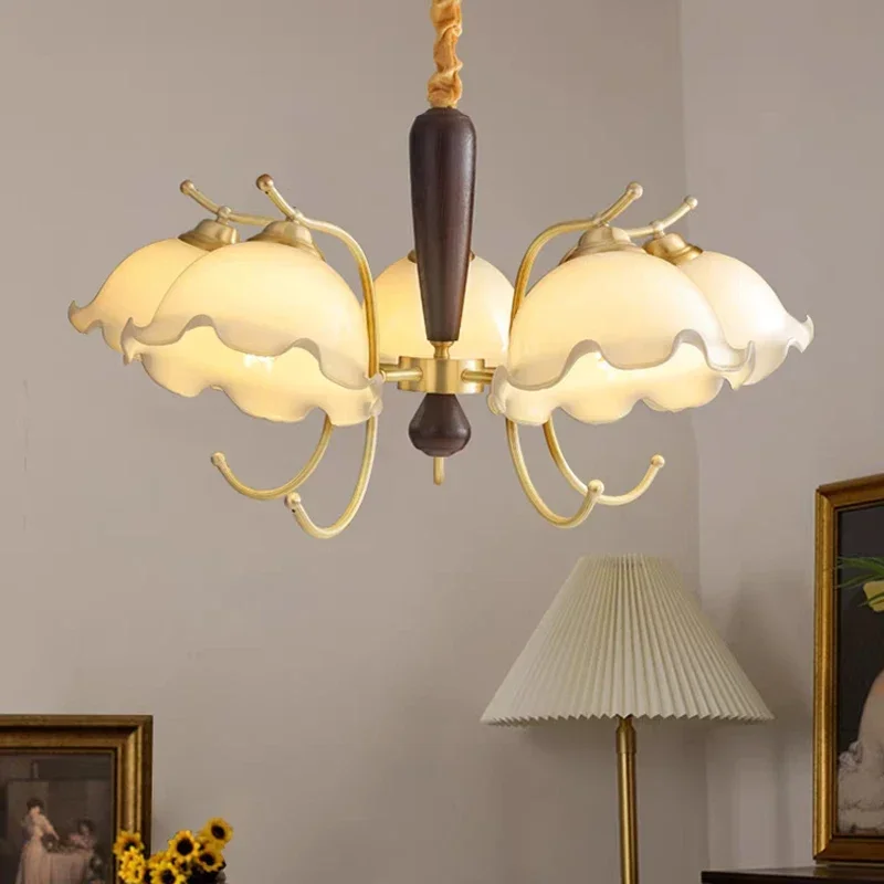 

French Cream Style Chandeliers Copper Walnut Flower Pendant Light Eye Protection American Retro Living Room Restaurant Lights