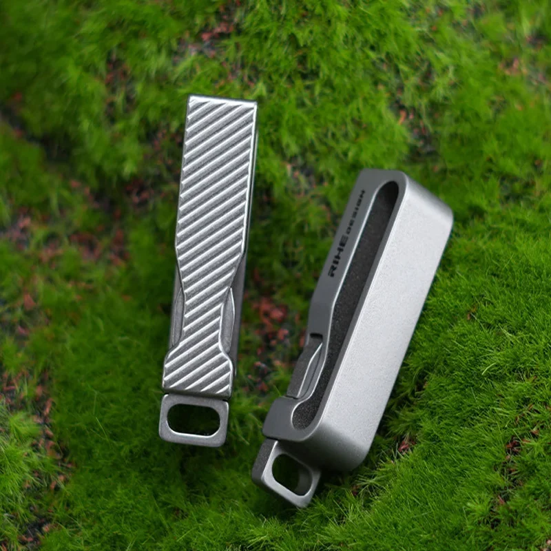 Creative Portable Titanium Belt Keychain Multifunctional Mini Outdoor Tools Prevent Lost Keychain High Quality Men's Belt Clip